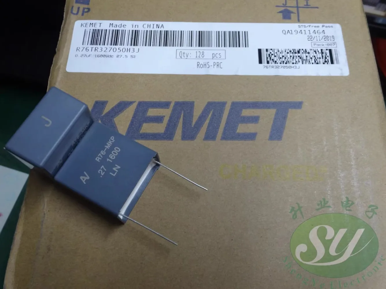 

AV R76 0.27uf/1600V 270nf u27 274 MKP New film capacitor 28MM