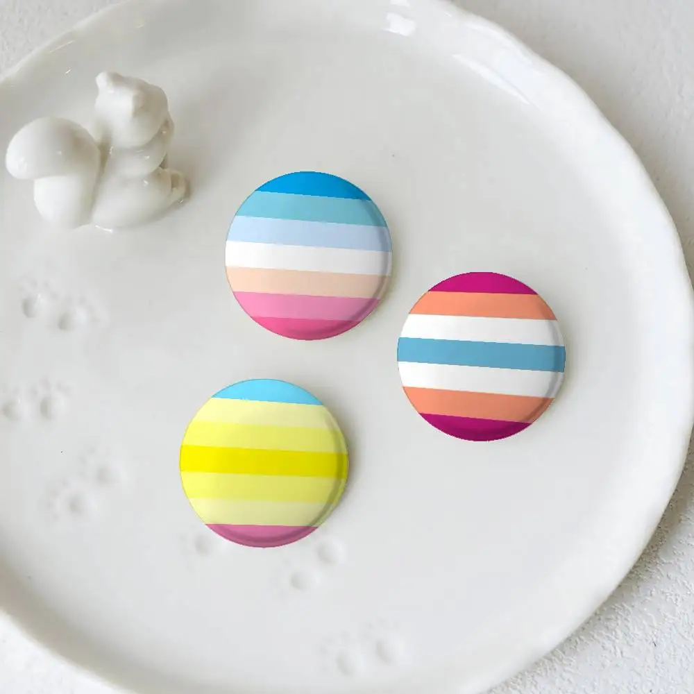 شارات LGBT المثليات موضة جديدة الهيب هوب متعددة الاستخدامات شارة معدنية مستديرة الكرتون دبوس هدية بالجملة