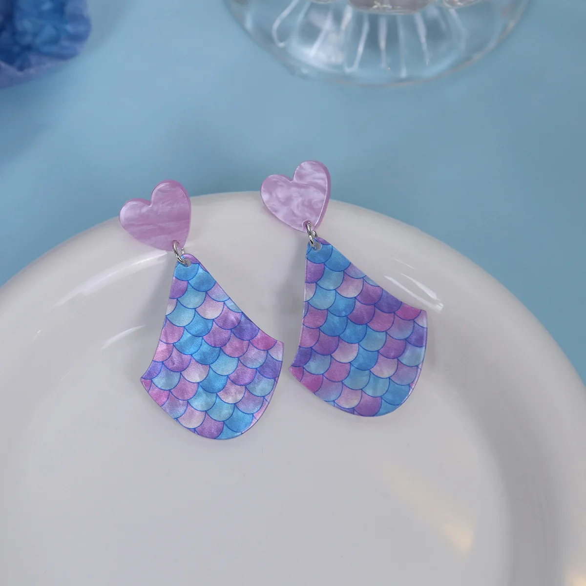 2024 Summer Ocean Style Fashion Acrylic Drop Earrings Creative Fan-shaped Gradient Embossed Fish Scale Painting Pierced Earrings