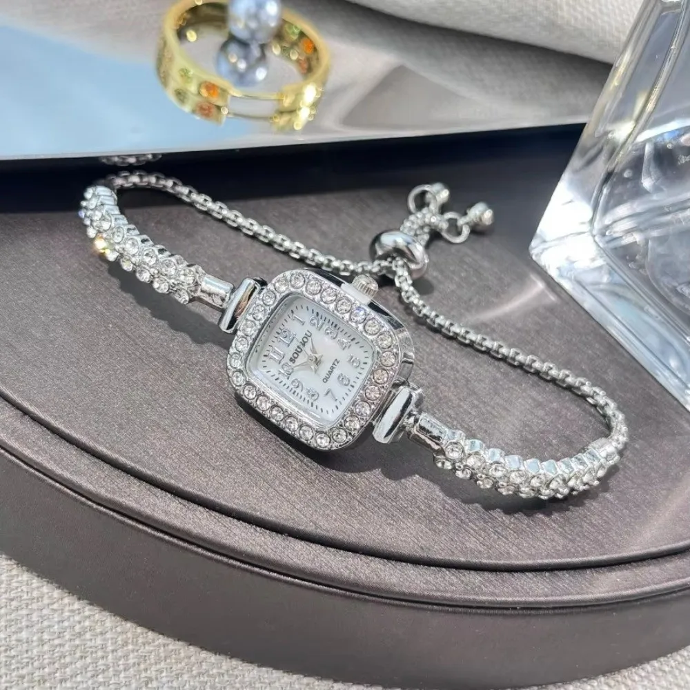 

Модные женские наручные часы с двойным рядом бриллиантов, маленькие квадратные, с арабскими цифрами, кварцевые, простые, для студенток