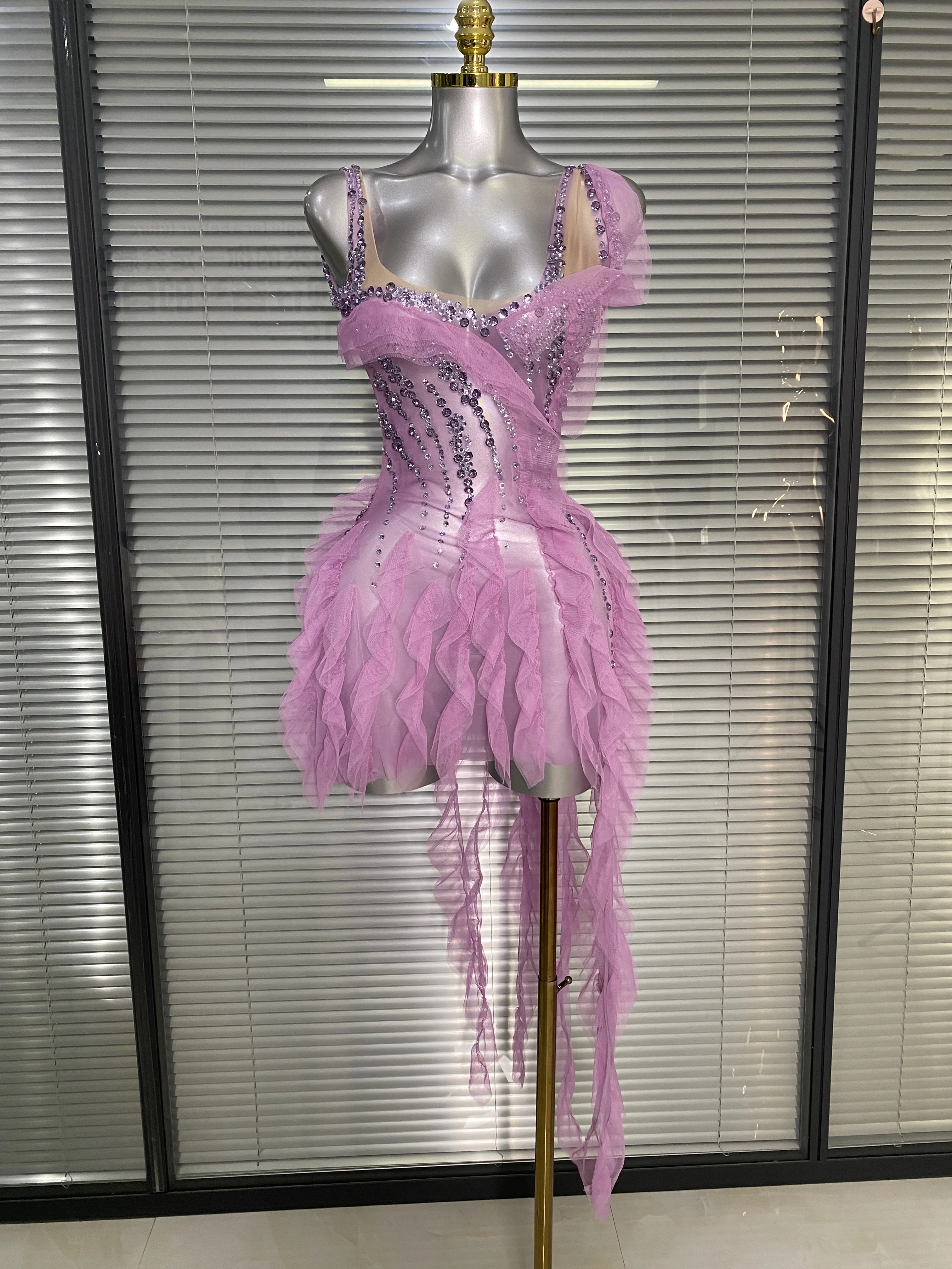 Damen Sexy Funkelndes Strass-Netz Durchsichtiges Trägerkleid Lila Mini Geburtstagskleid Party Nachtclub Auftritts-Kostüm
