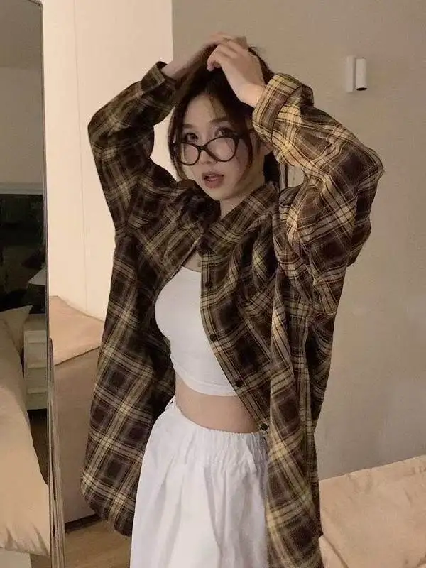 

Ретро-рубашка-жакет в клетку для женщин, новинка ранней весны 2026 года, удлиненный свободный кардиган с эффектом стройности, модный, с длинными рукавами и воротником