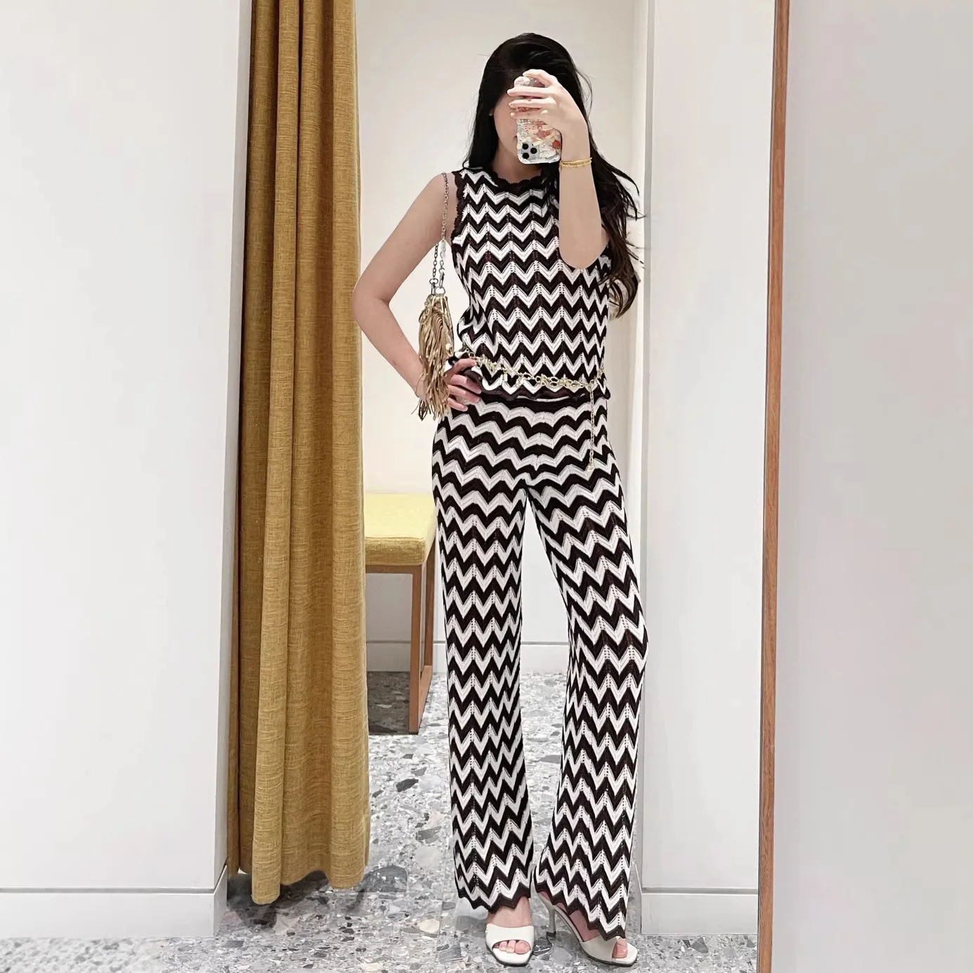 

Женский комплект с контрастными волнистыми полосками: вязаный жилет без рукавов с круглым вырезом или длинные брюки с высокой талией для женщин