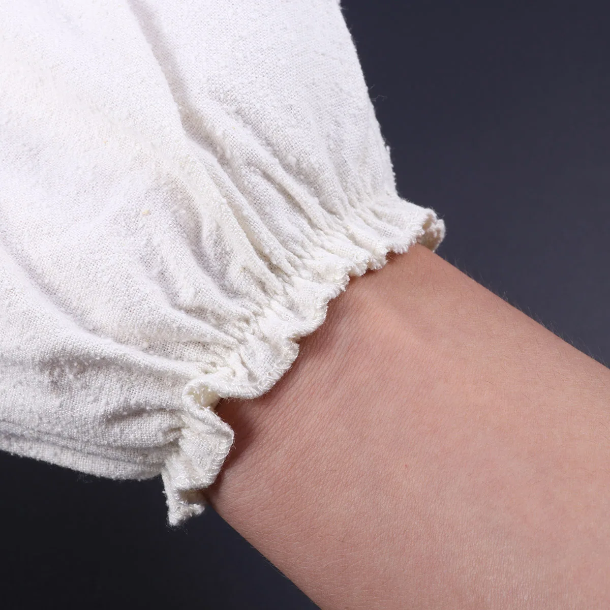 

Elegant Silk Bath Mitt Exfoliating Shower Scrubber for Smooth Skin Cleansing Tool with Soothing Massage Effect