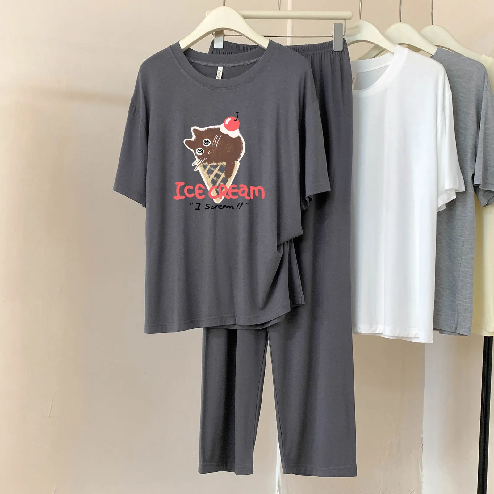 CC109 #     Conjunto de pijamas de dos piezas con estampado de dibujos animados de conejo y fresa para mujer, pantalones de manga corta de algodón Modal de longitud corta, primavera