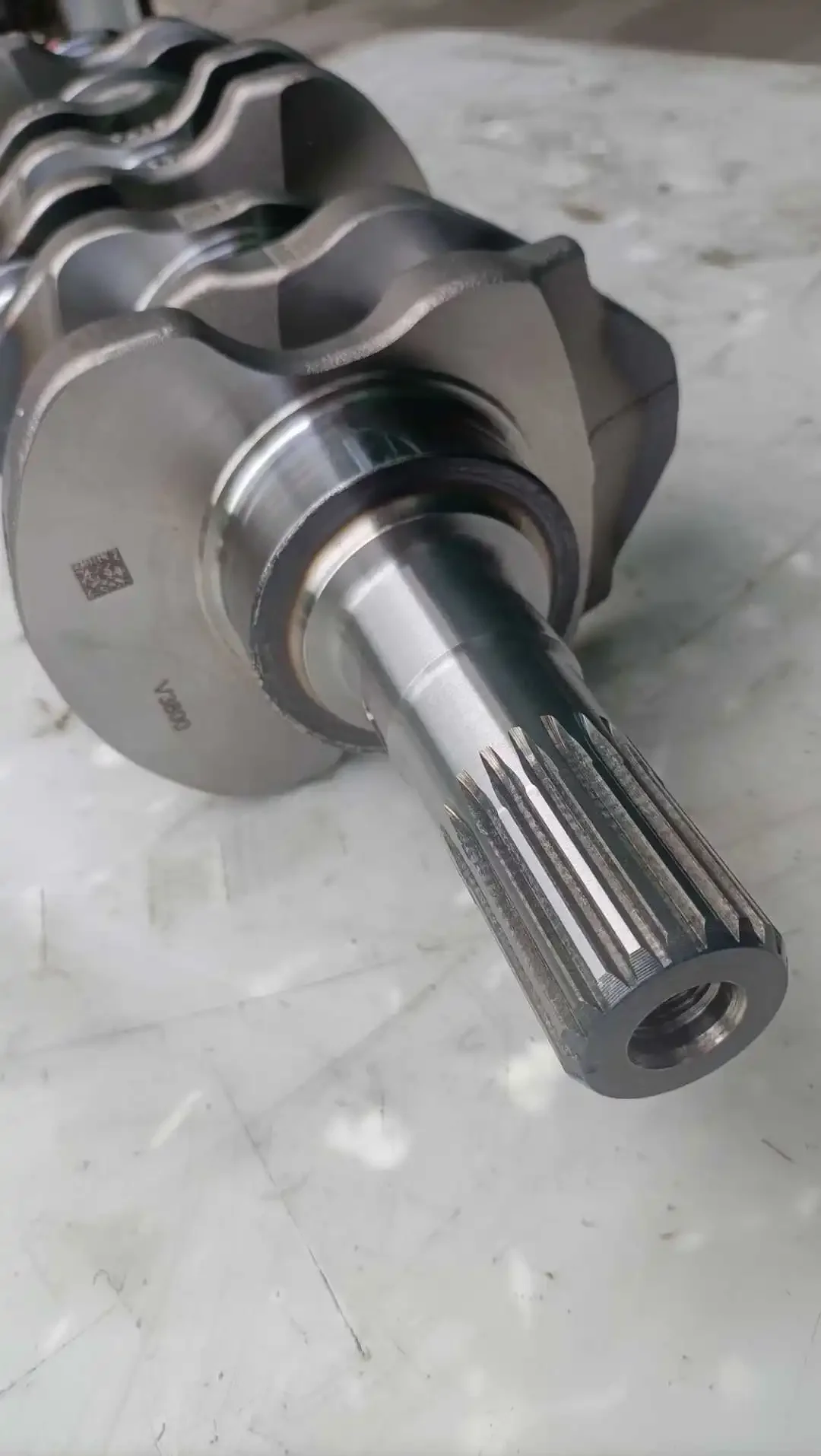 掘削機スペアパーツ エンジン V3800 V3800t クランクシャフト V3800 鍛造鋼クランクシャフト クボタ用