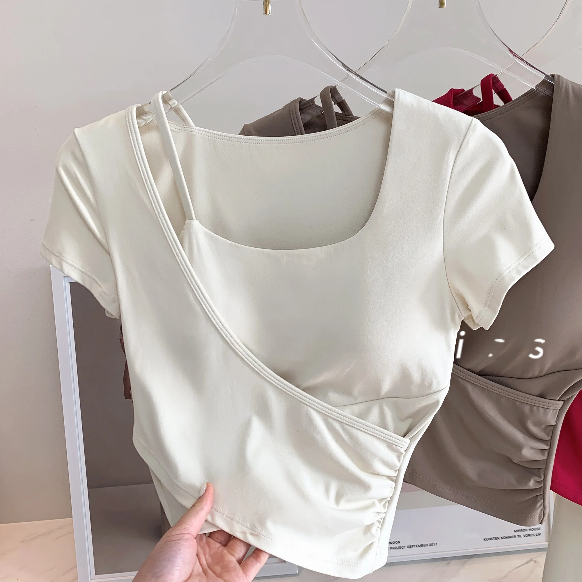 New Sle Square Collar Fixed Cup Sports ort Sve Women's Yoga Top Pilates Fitn Training Wear Breathable Moisture Wi...