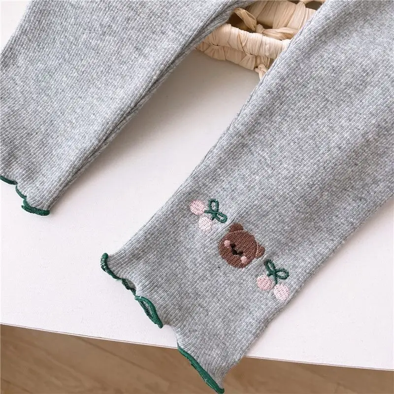 calcas-de-seda-gelada-finas-para-meninas-primavera-verao-com-bordado-de-urso-e-cereja-calcas-de-corte-justo-e-modernas-para-criancas