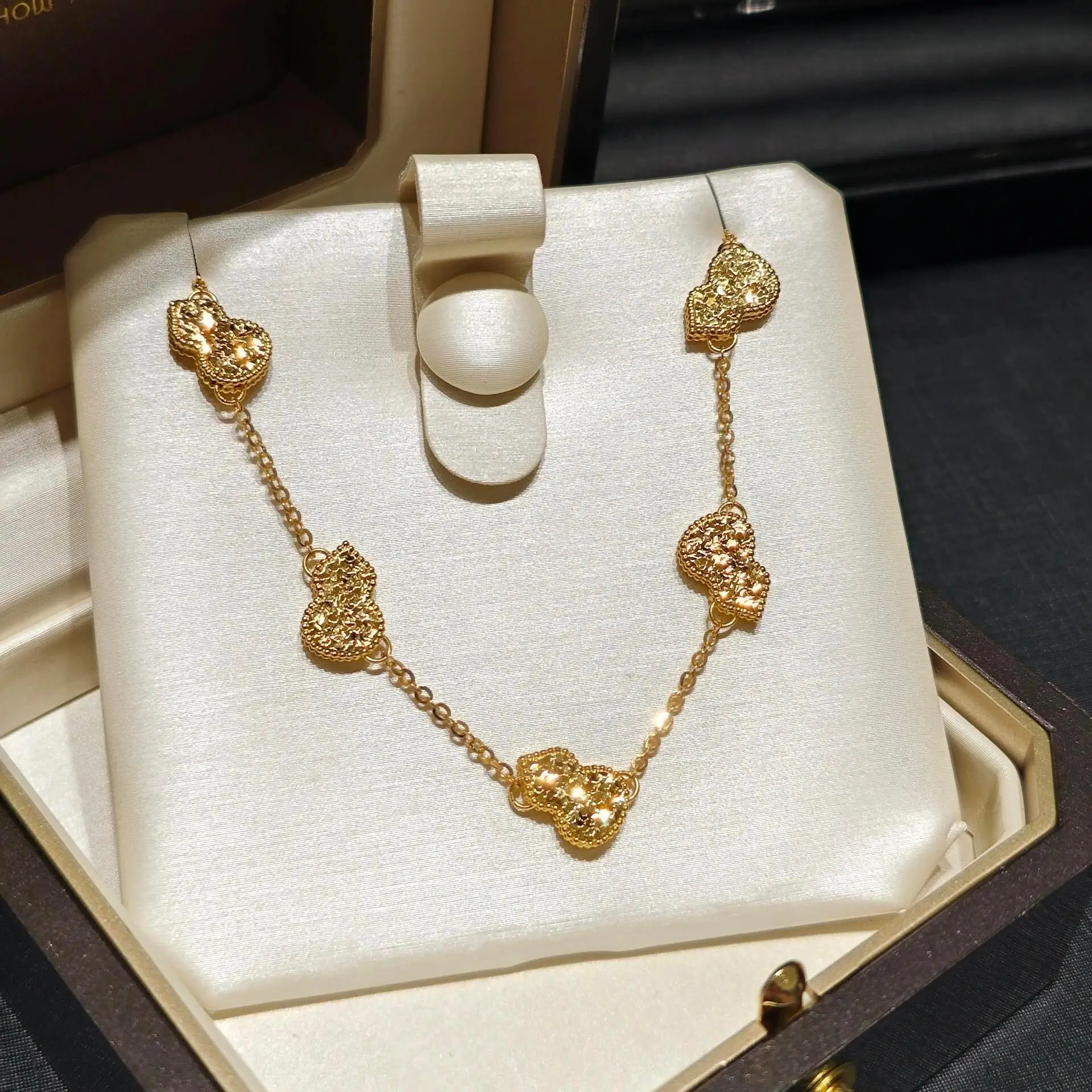 Ancient Gold Shiny Crushed Ice Five Gourd Luck Necklace Bracelet Set Luxury High End Jewelry For Women Gold Store Same Style