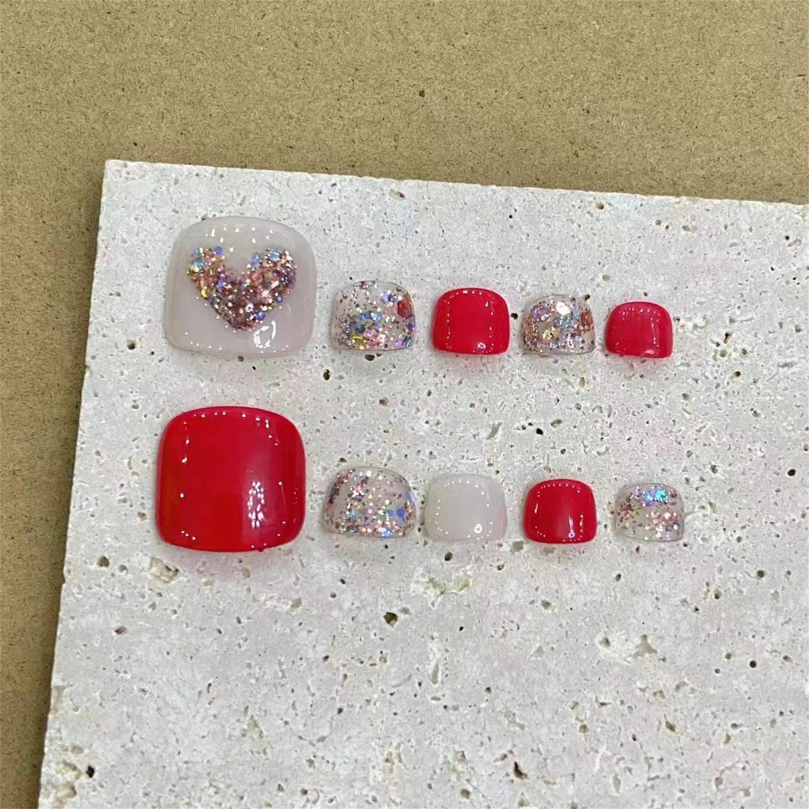 10 stücke handgemachte rote falsche Zehennägel Glitzer Liebe Herz Designs drücken auf Nägel volle Abdeckung glänzende Sommer gefälschte Zehennägel für den Urlaub