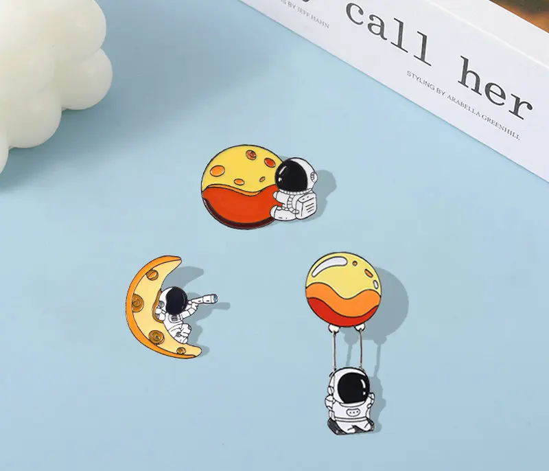 Broche de Metal con globo caliente para exploración de planetas personalizado, insignia para bolso, alfileres de joyería de dibujos animados infantiles, regalo para niños, Pin esmaltado de astronauta