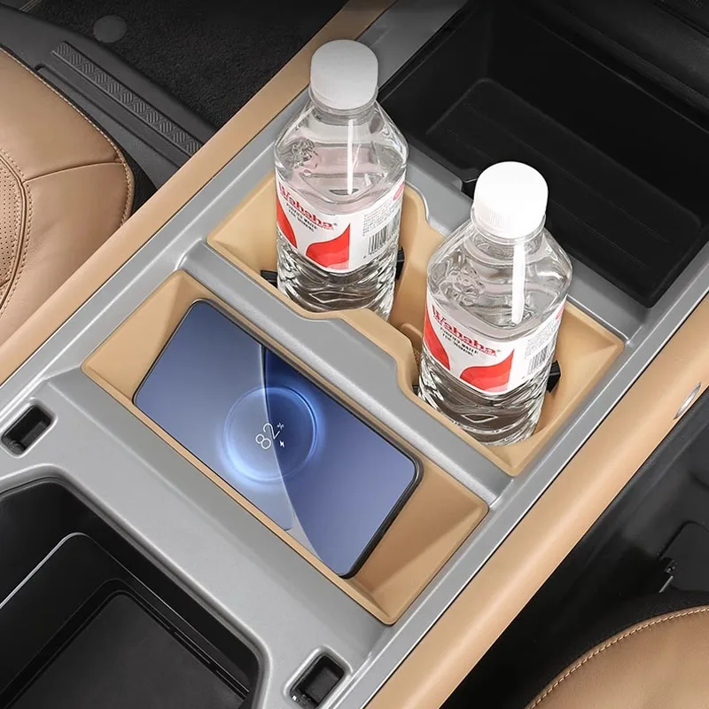 

For Land Rover Defender 2025 2026 90 110 130 Car Central Wireless Charging Pad Silicone Non-Slip Water Cup Holder Accessories
