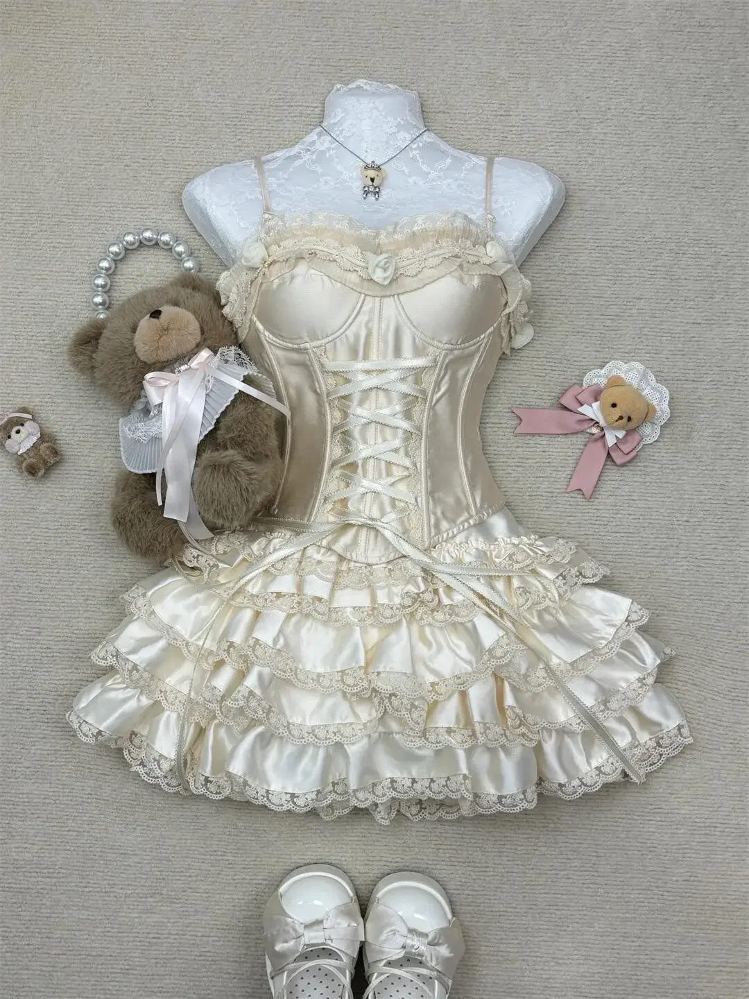 فرنسا جديد أنيق الدانتيل حبال 2 قطعة مجموعة المرأة موضة الحلو نحيل المشمش سترة القمم أنثى خمر جميل كشكش تنورة قصيرة