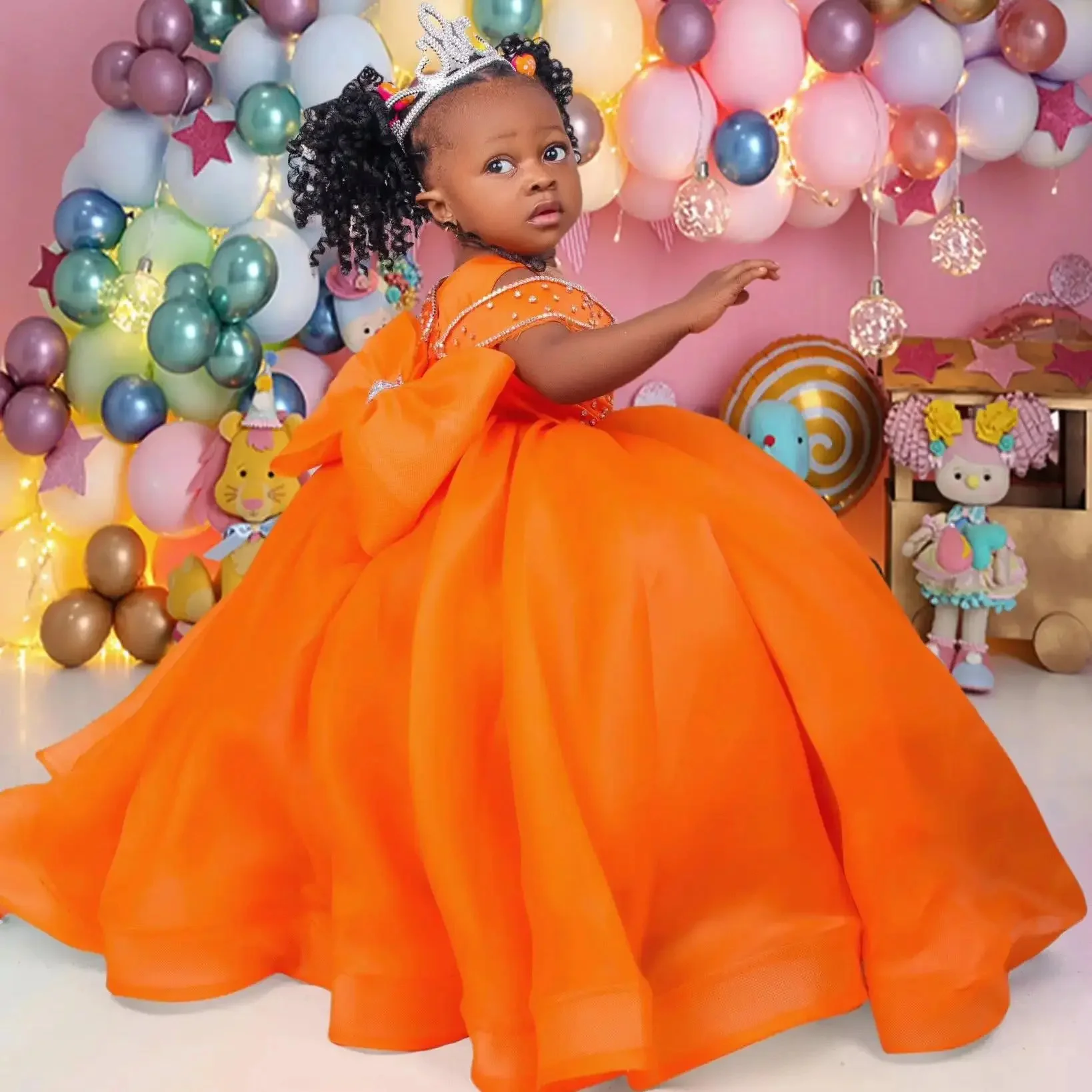 

Customized Orange Flower Girl Dress For Wedding Off Shoulder Crystal Floor Length With Bow Little Girl Birthday Party Ball Gown