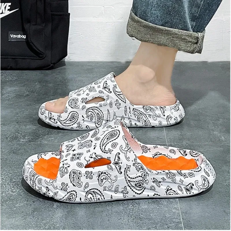 New Men Women\'s Summer Outdoor Clogs Slippers Massage Soft Bottom Flip-flops Shower Sandals Non-Slip Beach Shoes zapatos mujer