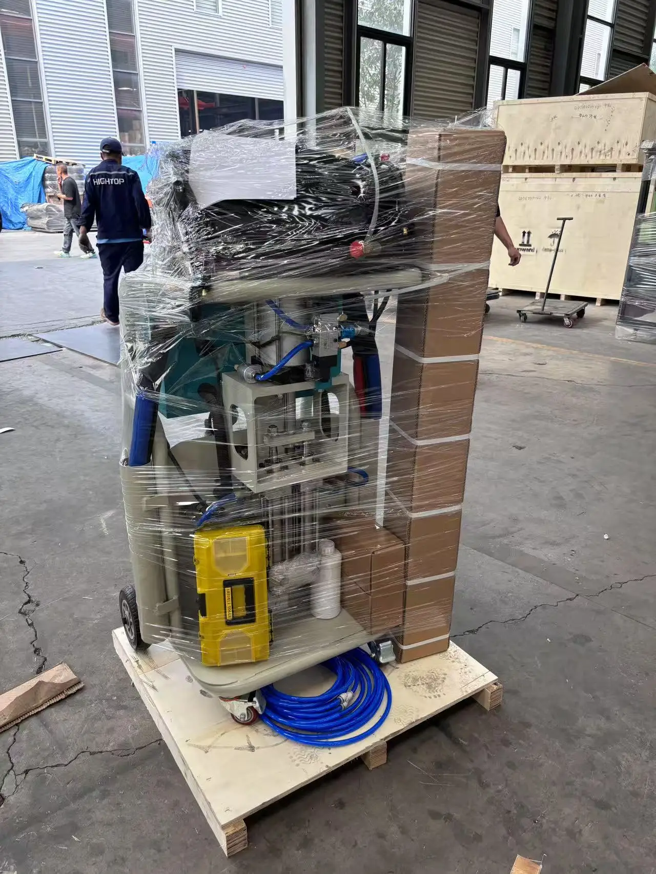 Customized Wholesale Price Polyurethane Spray Foam Insulation Machine Equipment Spray Foam For Sale