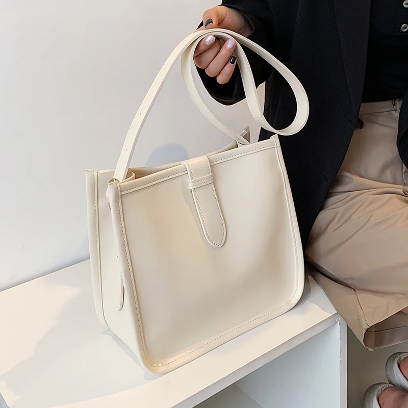 Bolsa feminina de grande capacidade, bolsa de ombro cheia de couro PU, elegante e simples, nova moda, 2023