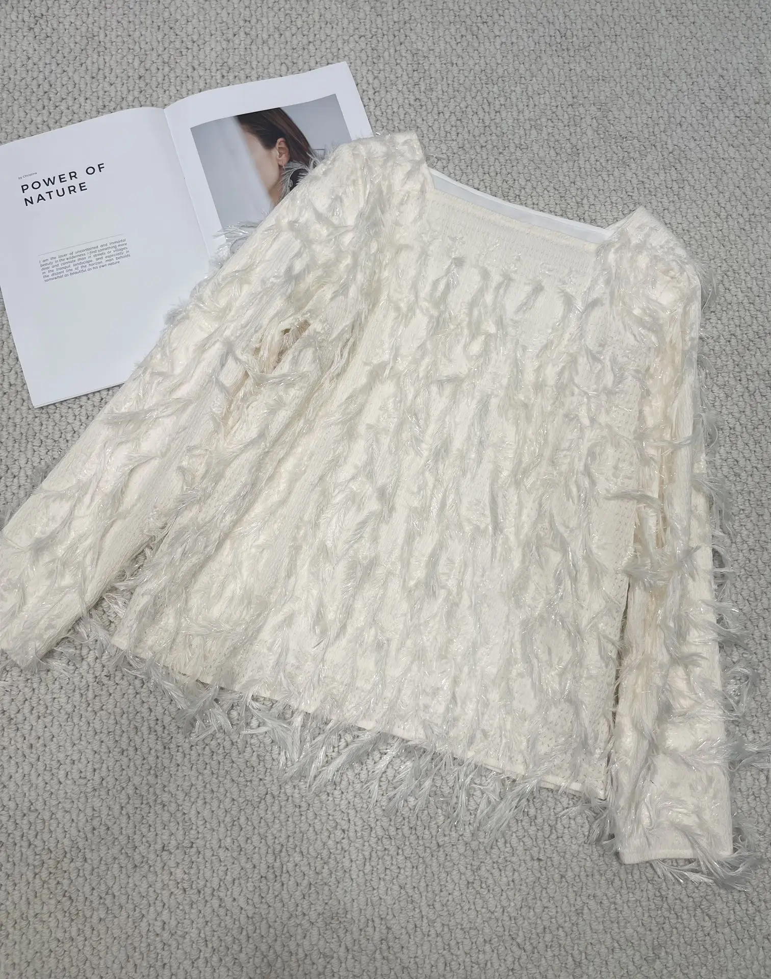 2024 Autumn/Winter New Women's Clothing Elegant, exquisite and fashionable feather patchwork tassel top 1011