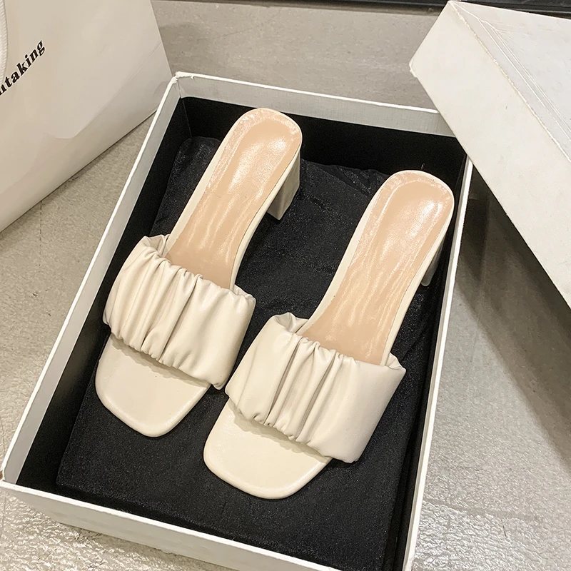 Pantofole da donna morbide e comode con punta aperta Abito alla moda Pantofole con punta pieghettata Tacchi alti Sandali da donna