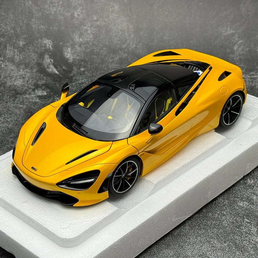AUTOart 1:18 scale for McLaren 720S Sports car model static