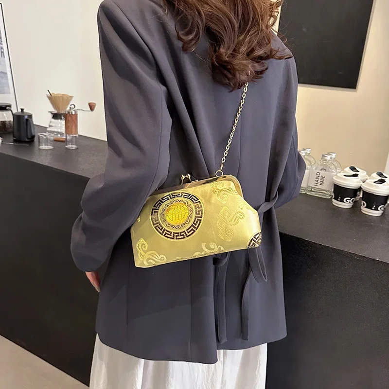 Retro Women Gold Embroidery Lock Shell Clip Shoulder Bags Chain Messenger Bags Clutch Green Handbags And Purses Crossbody Bags