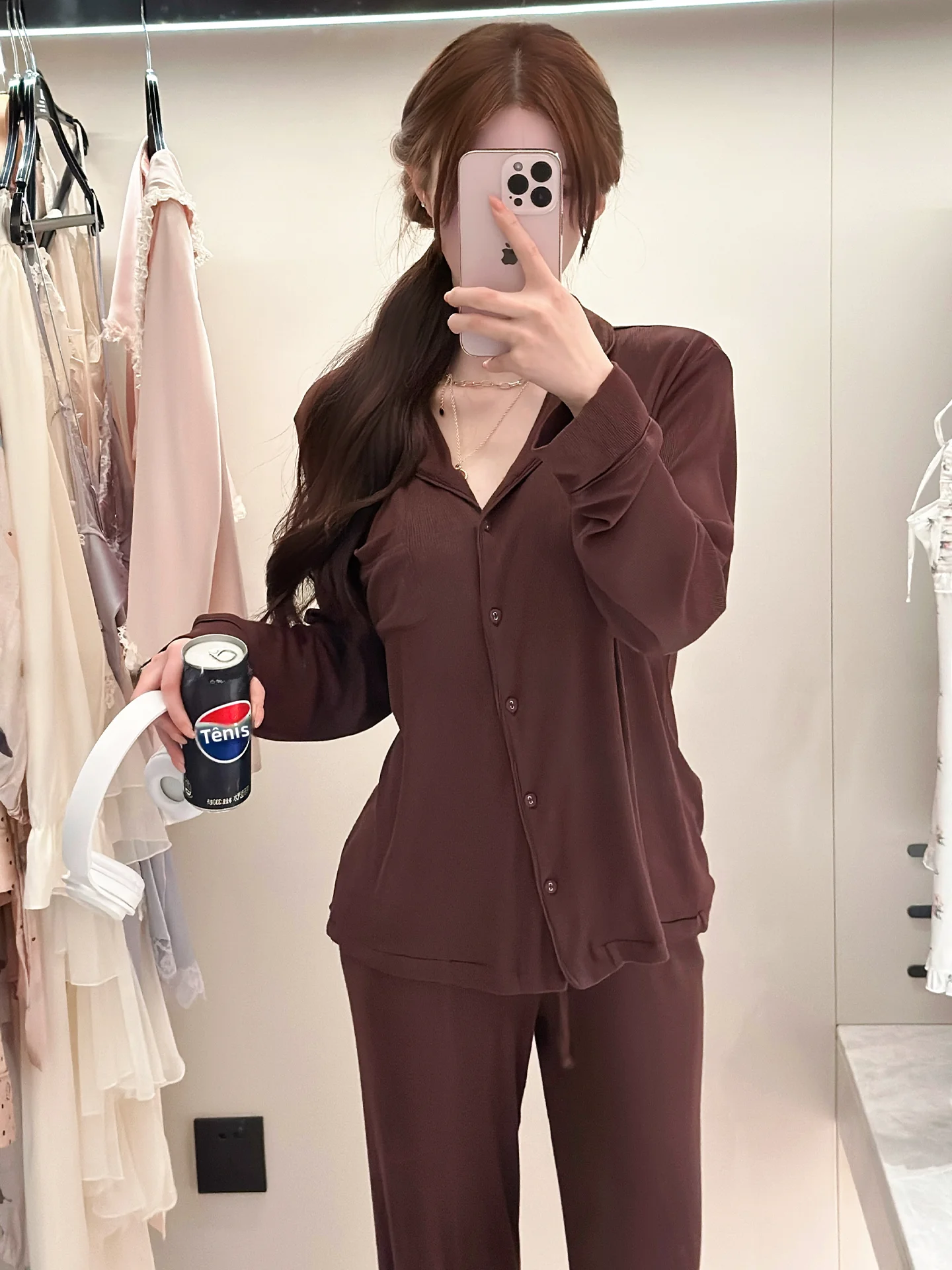 chantee-–-vetements-d'interieur-modernes-et-simples-pour-femmes-en-modal-couleur-unie-confortables-et-doux-coupe-droite