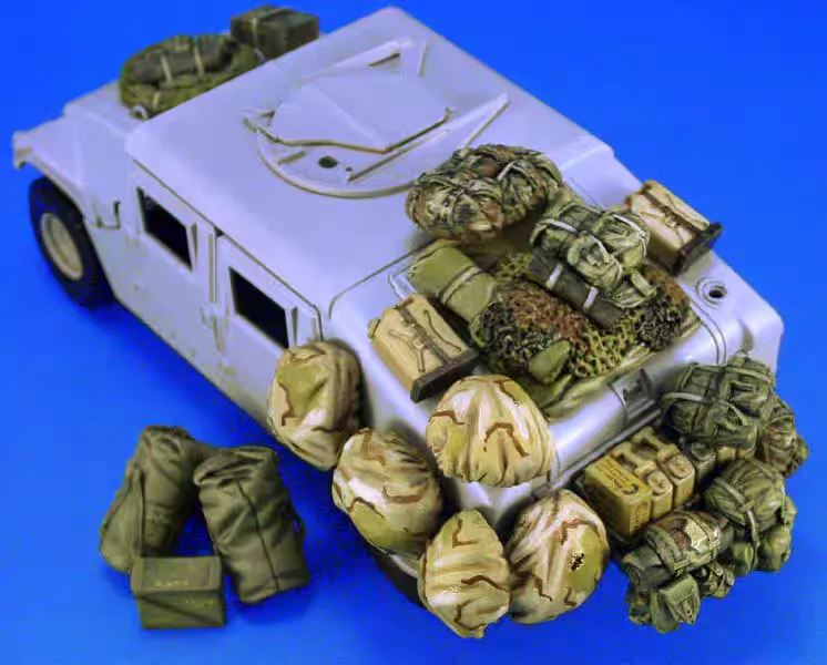 35540# 1/35 Resin Model Stowage set for HMMWV Unpainted Unassambled