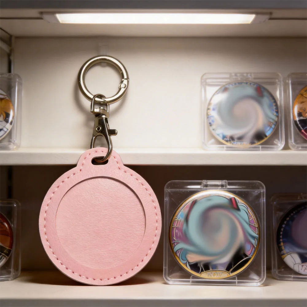 Портативный-защитный-чехол-для-значков-45-мм-с-аниме-дизайном-милый-итабэг-декоративный-шарм-круглый-держатель-для-значков-брелок-подарок-для-фанатов