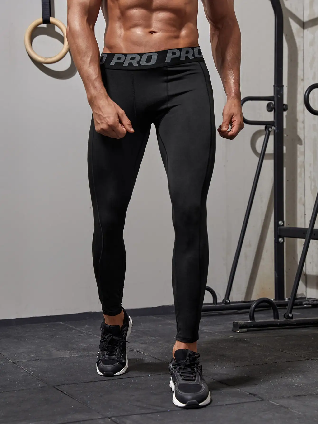 

Мужские черные компрессионные спортивные леггинсы с графическим принтом на поясе для тренажерного зала и бега