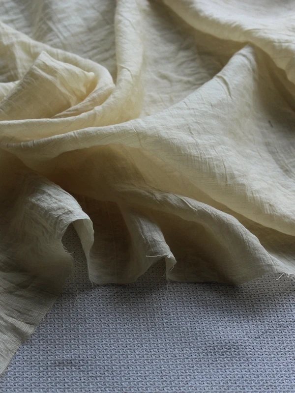 

Ultra-Thin Silk-Linen Blend i Color Pure Color Pleated Thin Transparent Drifting Fabric 30cm Wide Meter Price