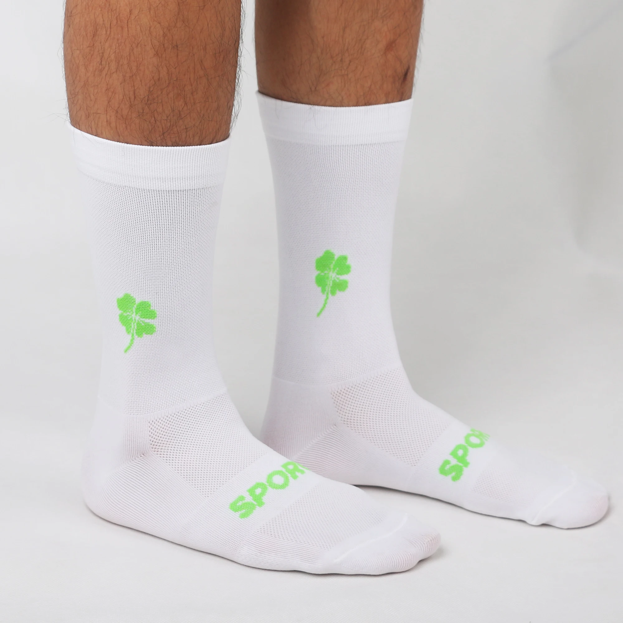 AliExpress NONE Sporcks Lucky Clover Pattern Cycling Socks for Men and Women, Road Cycling Sports Trendy Breathable High-Elastic Wear-Resistant Sweat-Absorbing Mid-Calf Socks
