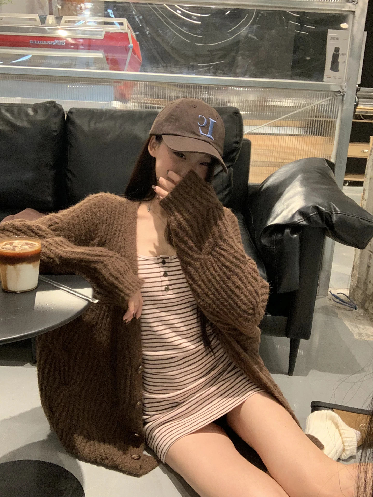 

Красный шерстяной вязаный кардиган Red Celebri, женская корейская весенняя одежда, свитер Aosphere Lazy Coffee Color, куртка