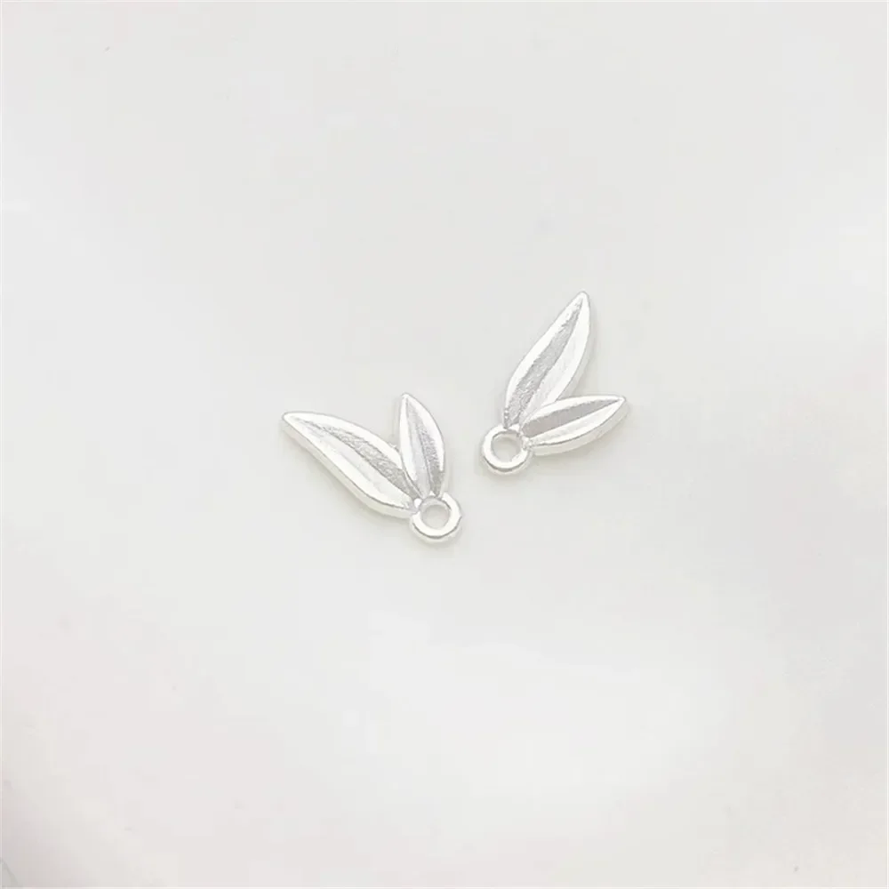 จี้รูปผีเสื้อสีเงินสดใส สร้อยข้อมือครึ่งวง ลูกปัดโลหะ ตัวเว้นระยะลูกปัด ทำด้วยมือ วัสดุทำสร้อยข้อมือ สร้อยคอ เครื่องประดับ