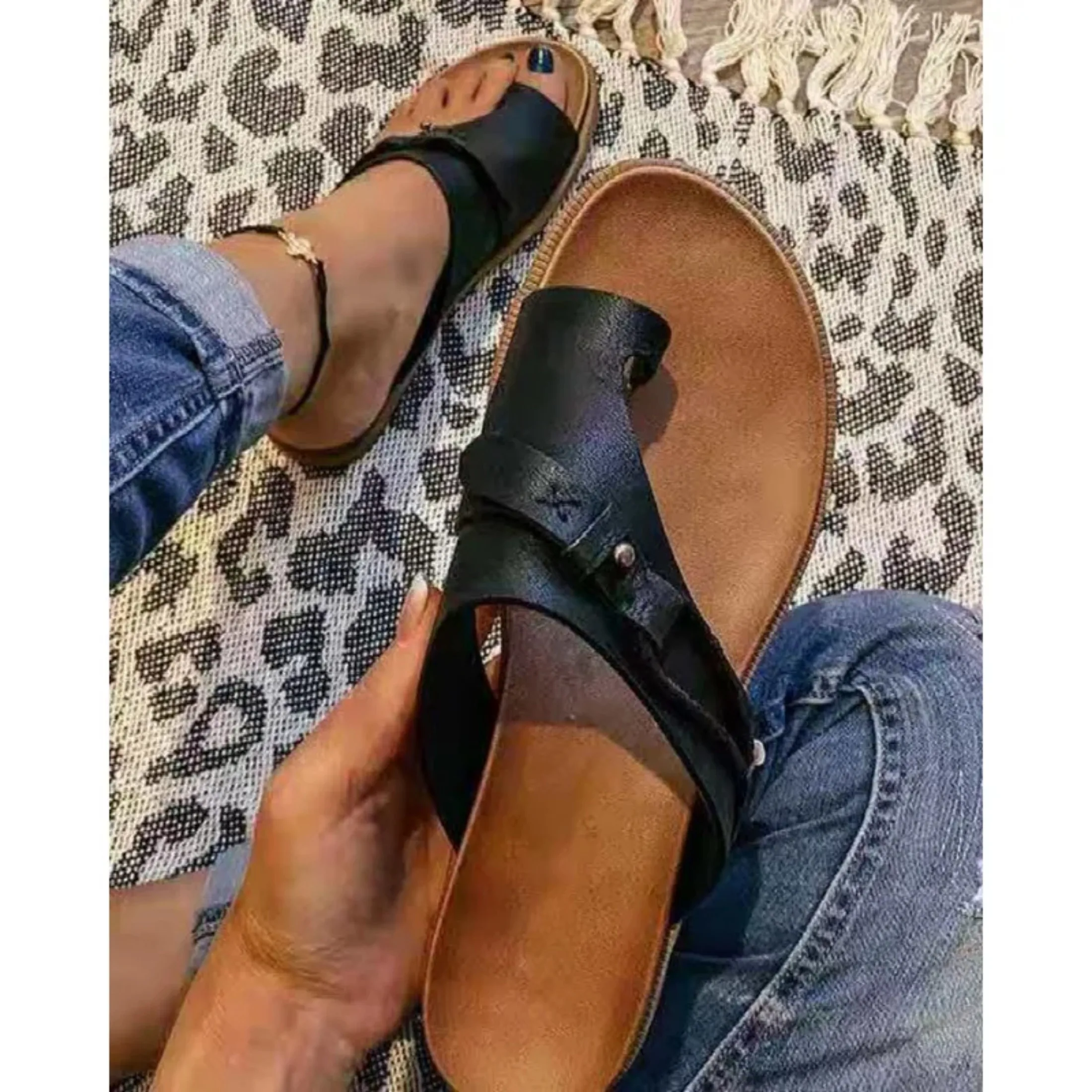 2024 Sandals for Women Orthopedic Bunion Corrector Slippers Leather Ring Toe Sandal Comfy Platform Flat Lady Shoes Plus Sizes