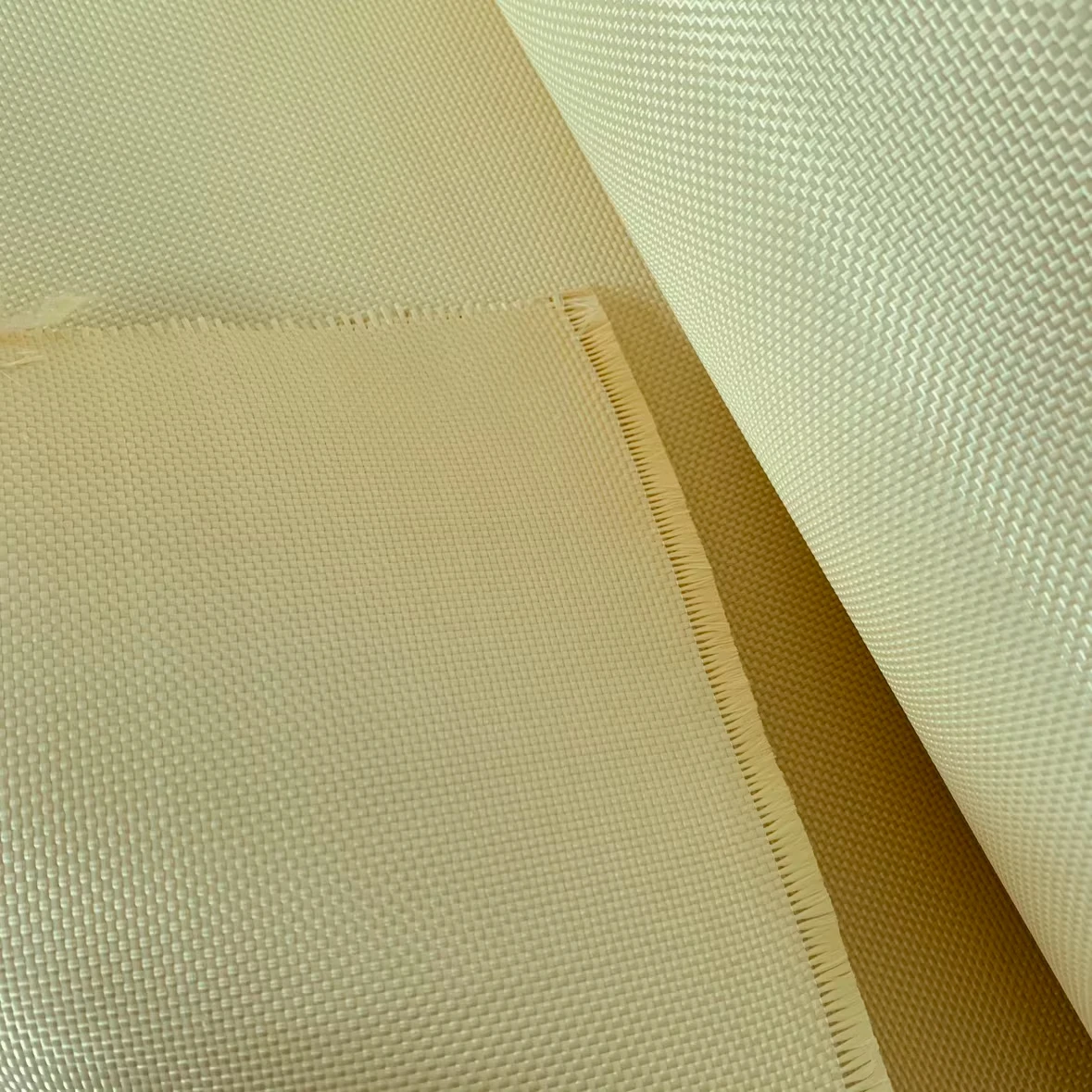 

Ткань из арамидного волокна Kevlar 3000D, 400 г/м², желтая, однотонная, ширина 100 см/40 дюймов, для шлемов и бронежилетов
