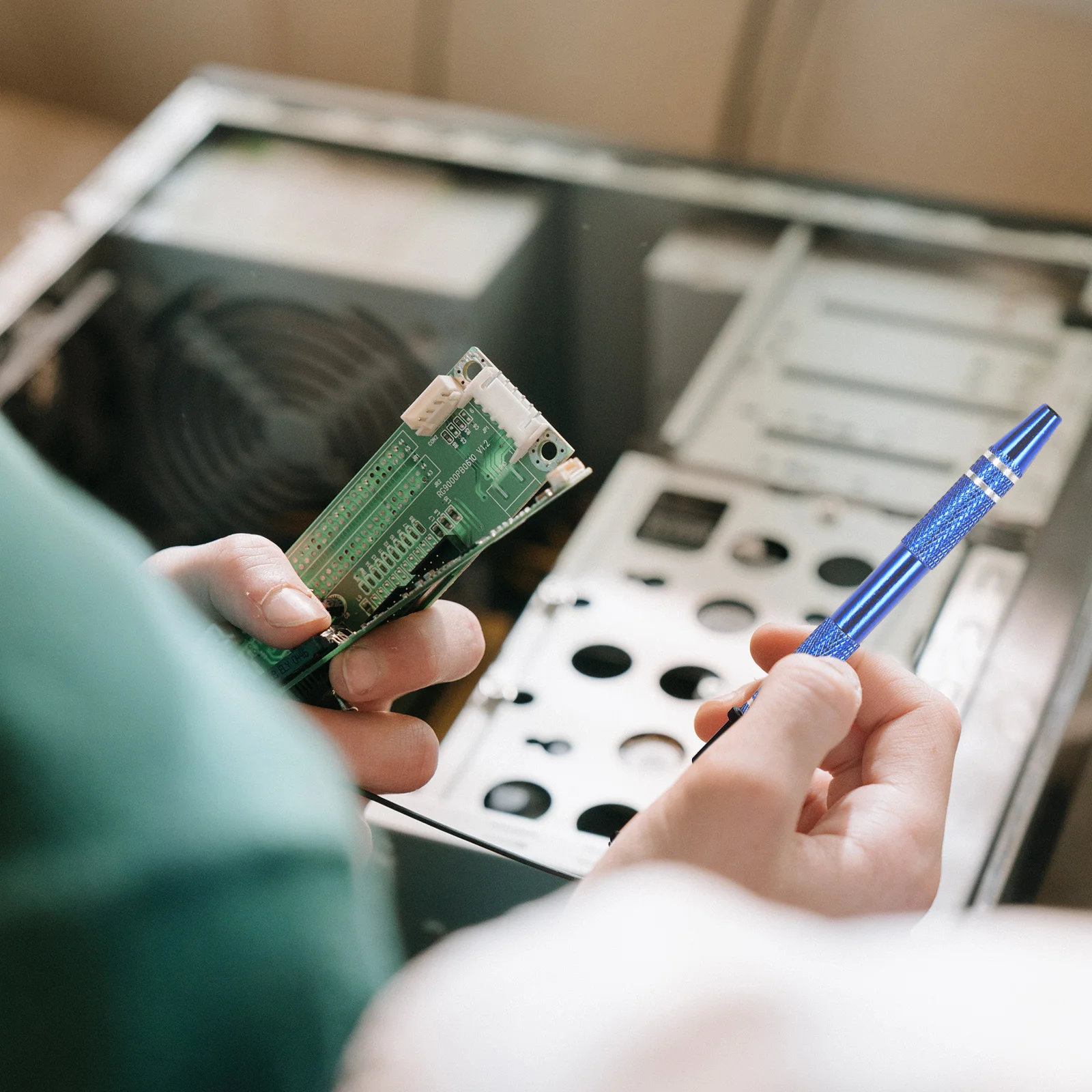 

2Pcs Ic Chip Grabber Tool Electronic Component Picker Precision Four Claw Extractor Antistatic for Phone Motherboard Repair