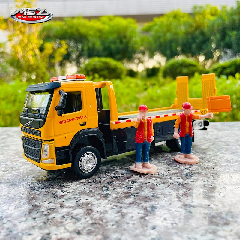 

MSZ 1:50 Volvo Wrecker Truck truck model toy alloy children's gift collection gift belt doll with light pull back function