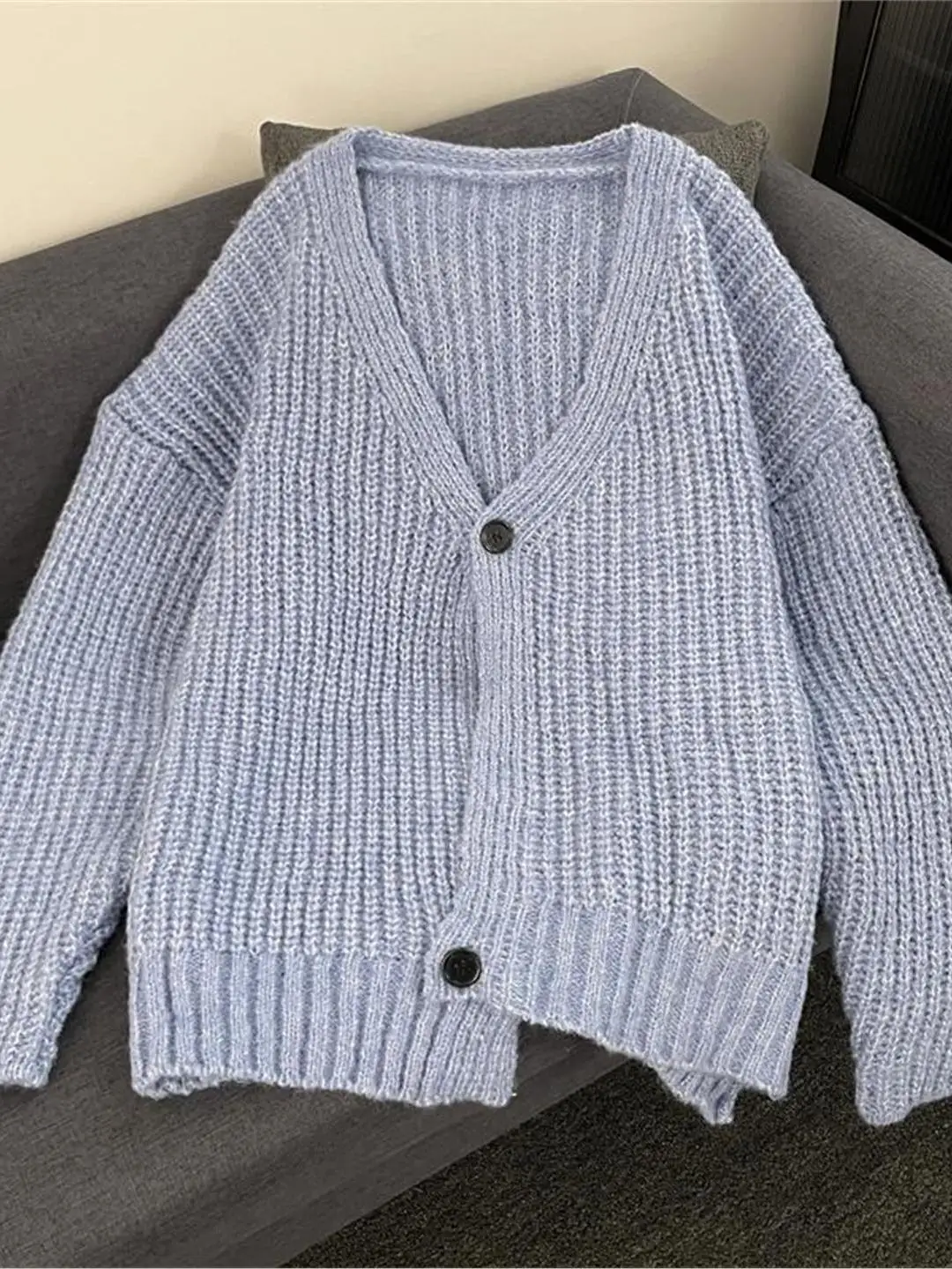 

Свободный вязаный кардиган с v-образным вырезом, мужской осенне-зимний новый модный ленивый японский свитер для пар, джет, средний тонкий