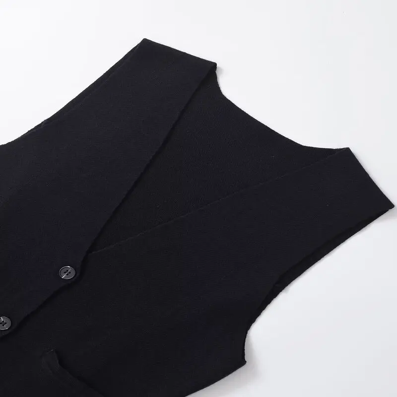 

Autumn 2024 Women's Design Sensation Svel Waist-Cinching Vest Versatile V-ne Single-button Closure Faionable Vest