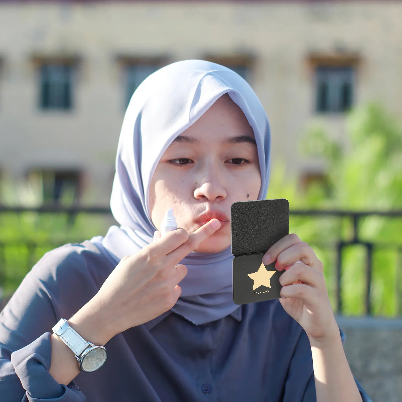 

4Pcs Mini Double Side Folding Mirror Portable Compact Pocket Makeup Mirror Travel Handbag Essential