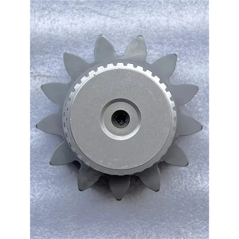 Excavator Parts R210LC-9S/R220LC-9S Slewing Shaft Pinion 39Q6-12121 Construction Machinery Parts