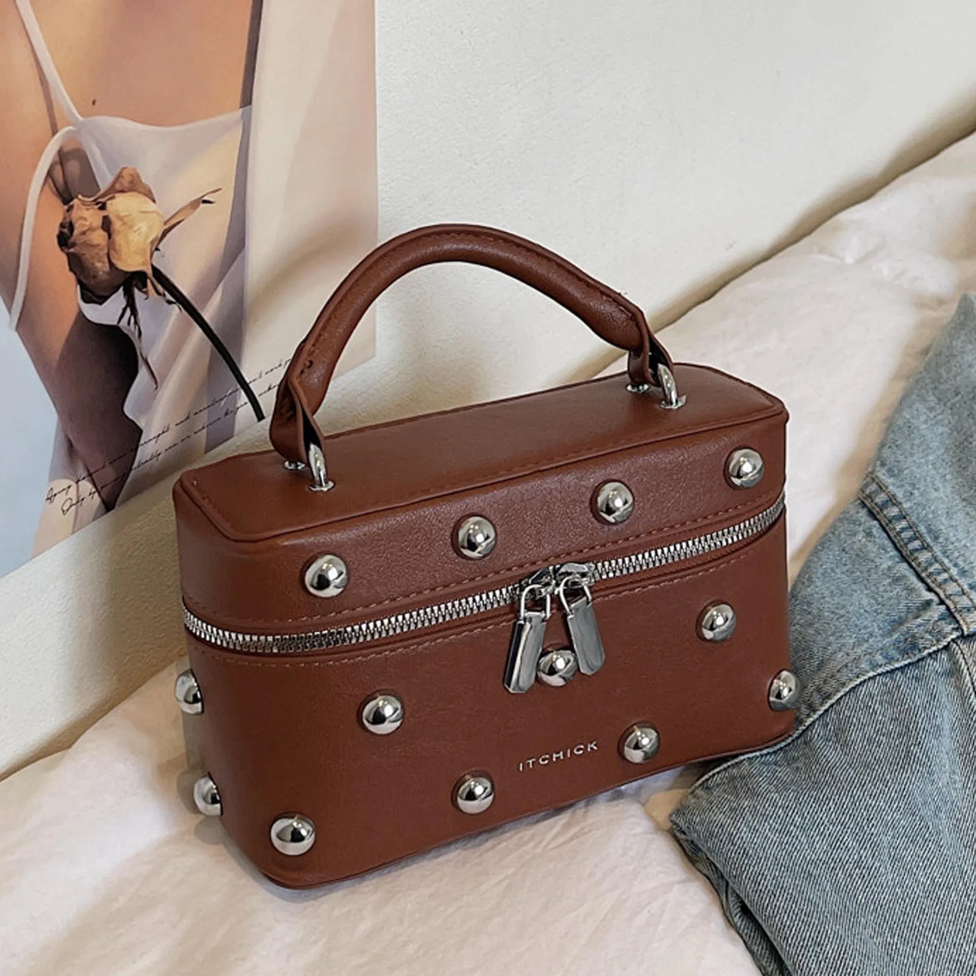 

Personalized Rivet Crossbody Bag for Women Spring/Summer New PU Square Handbags Exquisite Versatile Party Handbags Trend