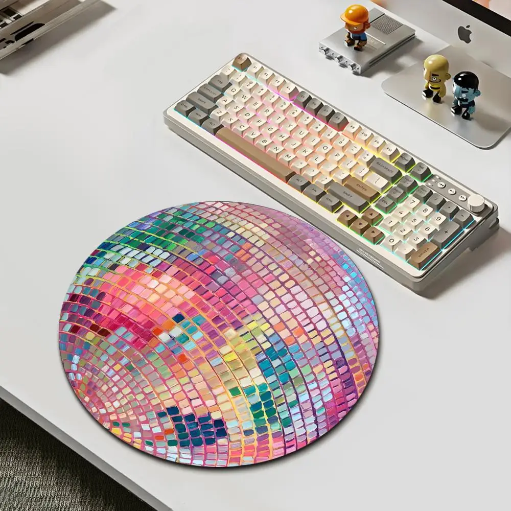 แผ่นรองเมาส์ดิสโก้บอลยางกลมสีชมพู - อุปกรณ์เสริมโต๊ะที่สวยงามสําหรับคอมพิวเตอร์แล็ปท็อปสํานักงาน - ของขวัญในอุดมคติสําหรับแฟนผู้หญิง