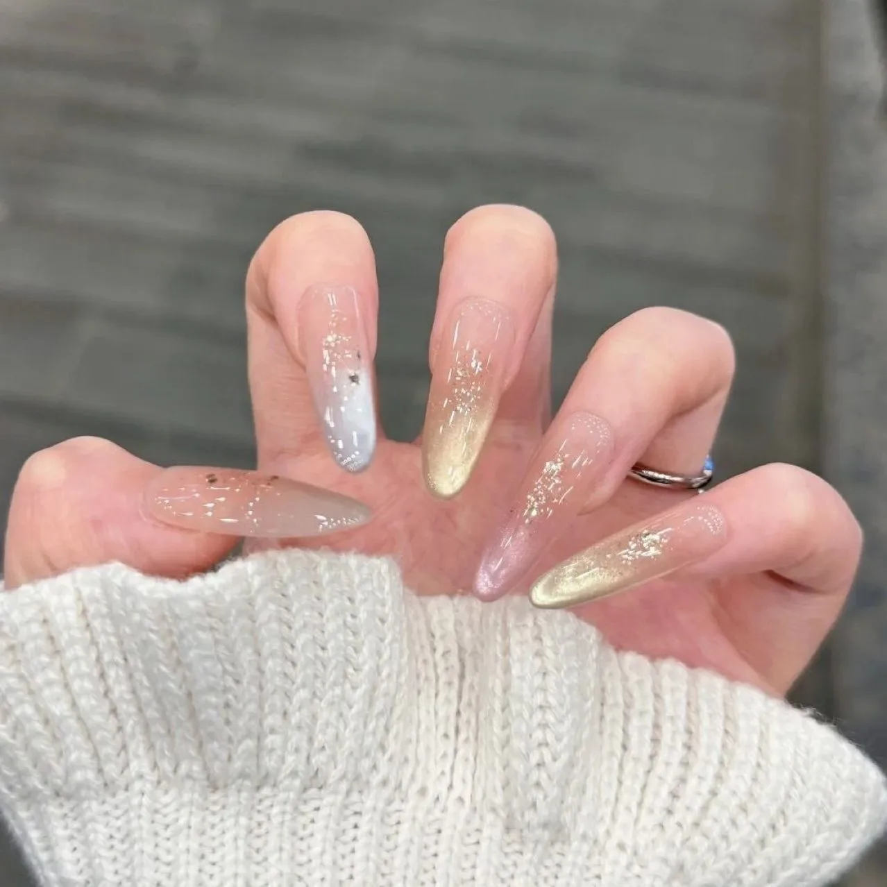 

10 шт., овальные ногти ручной работы, игривый цвет радуги с эффектом кошачьего глаза, блестящие накладные ногти для женщин и девочек, вечерние и повседневное искусство