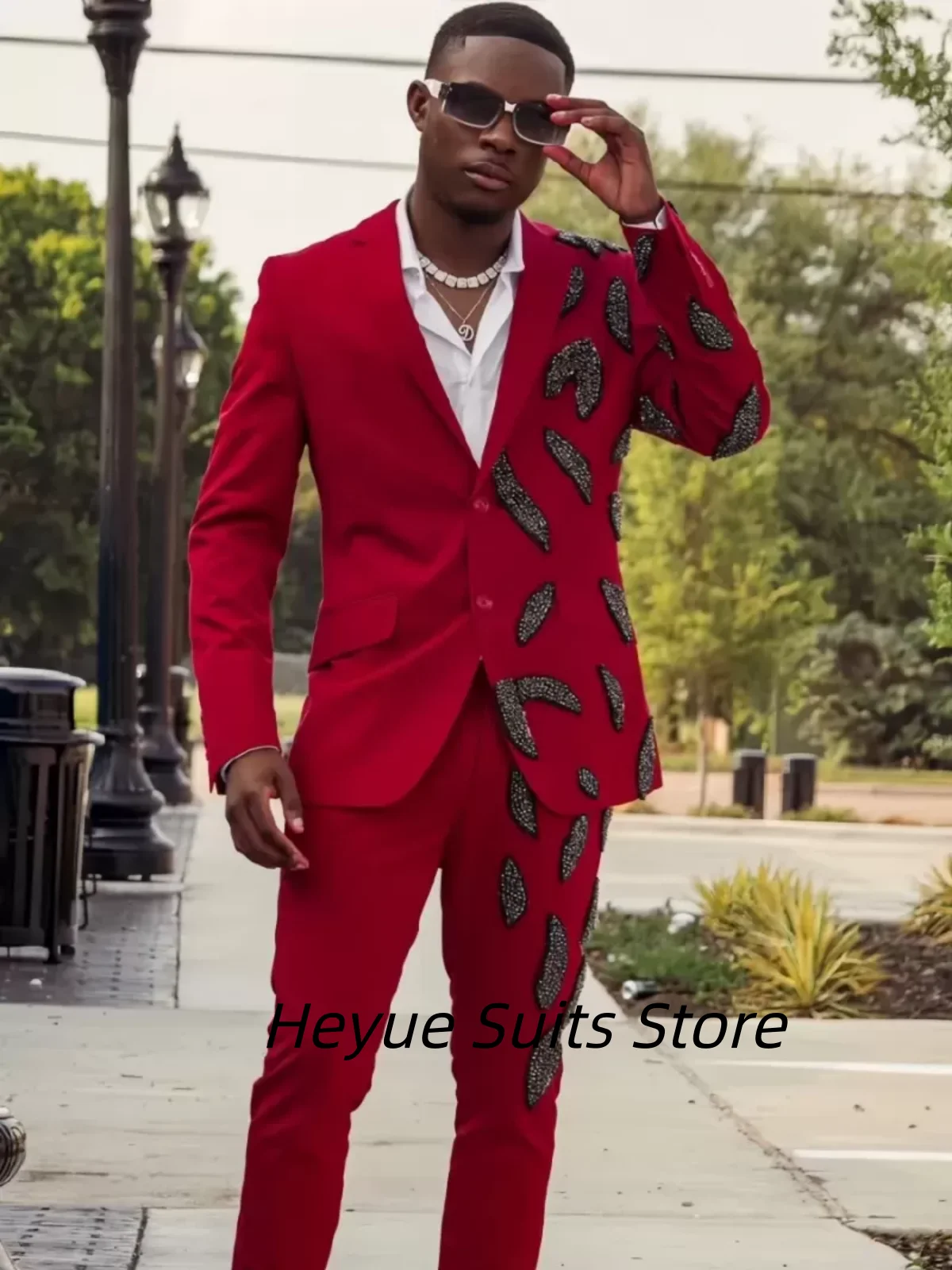 Luxurious Elegant Red Men Suits Customized Slim Fit Shiny Bead Embroidery Groom Wedding Tuxedos 2 Pieces Sets Male Prom Blazers