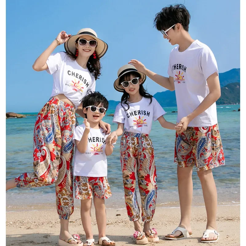 

Resort Vacation Couple Look Family Fashion Beach Clothes Dad Son Tops Shorts Sets Mom Daughter T Shirts Pants Two Piece Outfits