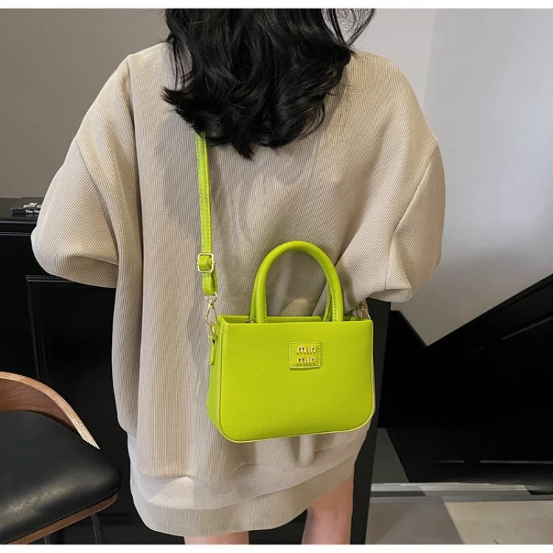 

Модная женская большая сумка из кожи в полоску гепарда с модным парижским элегантным легким повседневным стилем ​