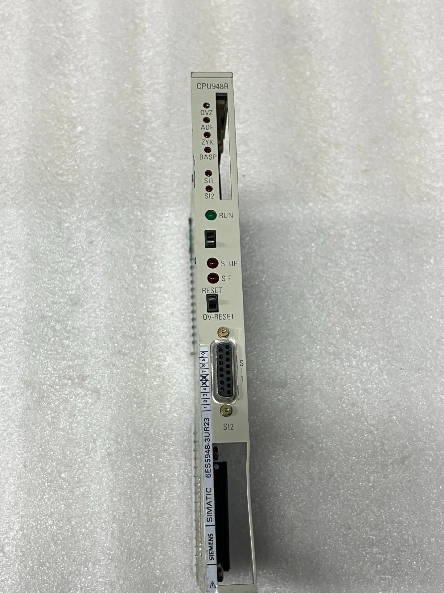 6ES5948-3UR23 بطاقة التحكم لشركة سيمنز