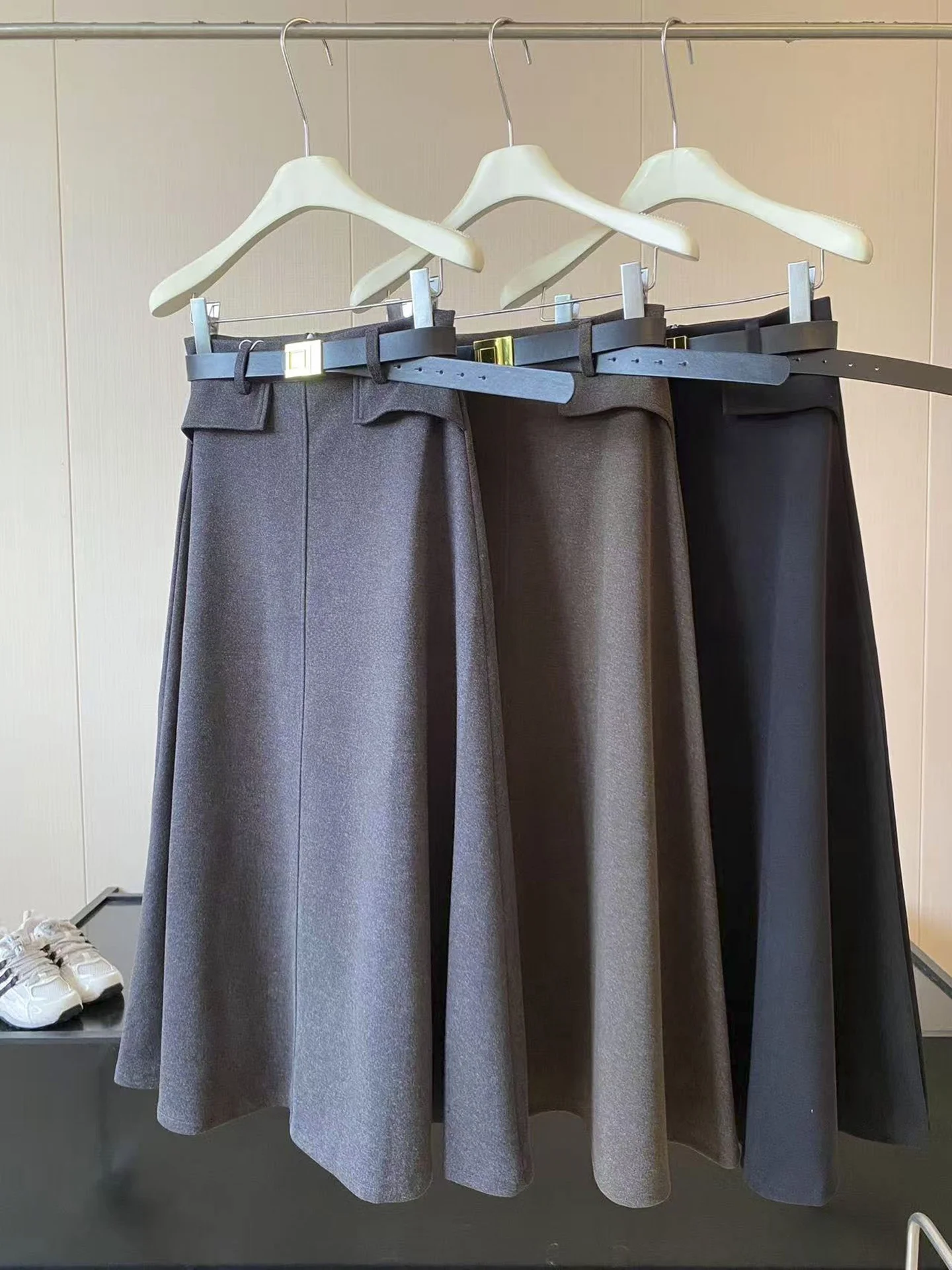 Retro Tweed Suit Skirt with Metal Buckle Waist Belt High Waist Draped Hip Concealing Slimming Long A-Line Skirt for Women Aut...