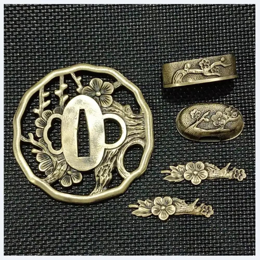 

Тематический набор цветов сливы, медная латунь, японский меч катаны/воккиши/танто, Tsuba+Menuki+Fuchi+Kashira Fittings